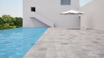 Plage de piscine en travertin