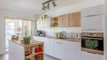 Rénovation d'un appartement avec cuisine ouverte sur l'espace séjour, Lyon 
