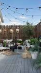 Terrasse aménage avec décoration sur brise-vue