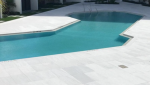 Plage de piscine en grés