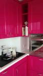 Cuisine rose fuschia