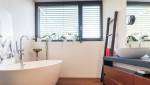 fenêtre salle de bain vantail fixe et vantail d'ouverture intérieure PVC