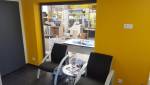 L'intérieur modernisé du garage Renault à Sées (61)