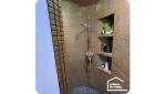 Intérieure d'une douche hélicoïdale