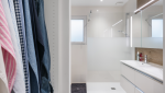 Salle de bain avec douche à l'italienne à Vertou