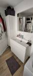 Meuble vasque moderne dans une salle de bain rénovée - Arras 62
