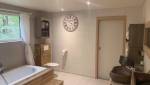 Plafond tgendu salle de bain uni avec spots leds encastrés