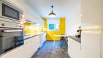 Mur jaune lumineux