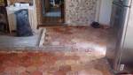 Czrrelage tomettes anciennes en cuisine avant restauration - Cergy-Pontoise - 95800 -