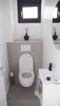 Une salle de bains totalement rénovée à Vanves (92170) - WC suspendu