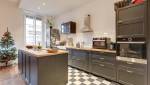 Rénovation complète d’un grand appartement dans un style urbain, Neuville Sur Saone