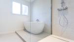 Salle de bains et douche rénovée intégralement