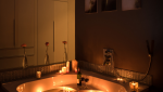 Une baignoire jacuzzi dans une salle de bain Arras