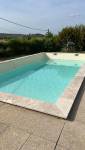 Pisicine renover en cours de remplissage