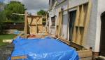 Chantier en cours montage ossature bois devant maison après ouverture mur - La Chapelle-sur-Erdre – 44240 -