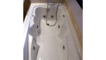 Baignoire balnéo dans une salle de bain Poissy