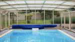 piscine avec un abri
