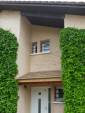 Ravalement de façade d'une villa située dans l'ouest de Lyon : vue avant travaux