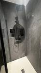 Relooking complet d’une salle de douche en Haute-Savoie