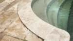 construction piscine travertin 