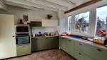 Cuisine chaleureuse et lumineuse