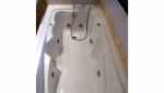Baignoire balnéo dans une salle de bain Poissy