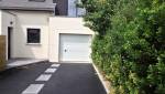 Vue depuis allée carrossable de la surélévation de maison au-dessus du garage - Carquefou - 44470 -