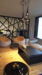 Tendances déco 2022 - salon avec table basse revêtue de cuir - Bouc-Bel-Air-13