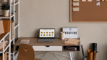 Bureau bois épuré laptop 