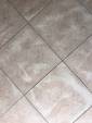 Travaux de ponçage du carrelage pour remplacement de revêtement de sol - Nantes 44