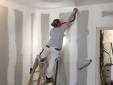 Travaux de préparation des bandes après placage des murs - Nantes 44