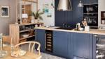  Tendances déco 2022 - mobilier de cuisine et verrière intérieure en bois - Bouc-Bel-Air-13