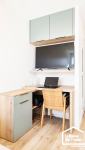 Création d'un espace bureau assorti aux éléments de cuisine