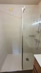 Paroi de douche vitrée installée