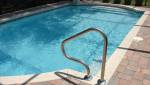 Escalier d'accès inox en bord de piscine  dcellé sur margelle - Biarritz - 64200 - 