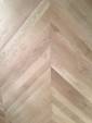 Rénovation de sol - détail du parquet posé en point de Hongrie - Nantes 44