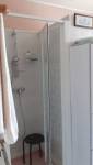 Mise en place siège et barres de maintien douche PMR - Cergy-Pontoise - 