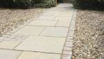 Allée de jardin en pierre naturelle