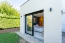 Extension de plain pied avec menuiseries aluminium coloris noir - Chasselay (69380) 