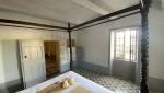 Chambre d'un mas rénové prés d'Alès 