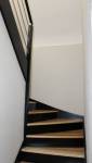 Escalier sur mesure vu d'en bas à Aydat