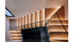 Exemple d'escalier intérieur en bois avec LED intégré