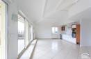 Rénovation complète de cet appartement en style blanc épuré, Champagne au Mont D'Or