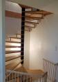 Escalier bois desservant 3 niveaux léger et très esthétique