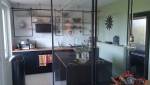 Rénovation cuisine ouverte avec verrière mi hauteur plan de travail teck pour rénovation appartement - La Ciotat (13600) 