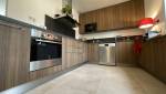 Rénovation de cuisine - blanc, noir et bois