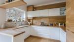 Cuisine blanche et bois