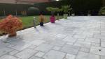 Terrasse en pierres naturelles grès grandes dalles -