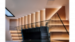 Exemple d'escalier intérieur en bois avec LED intégré