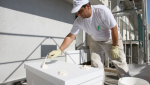 Pose des panneaux d'isolation thermique